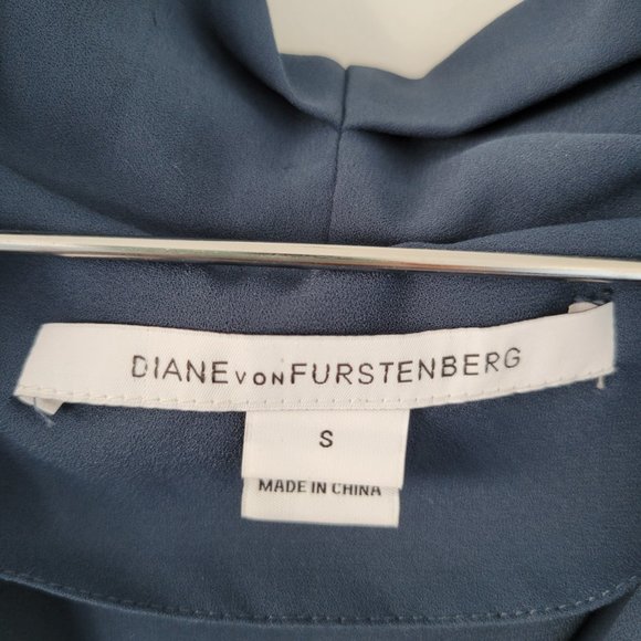 Navy Sleeveless Blouse - Picture 2 of 3